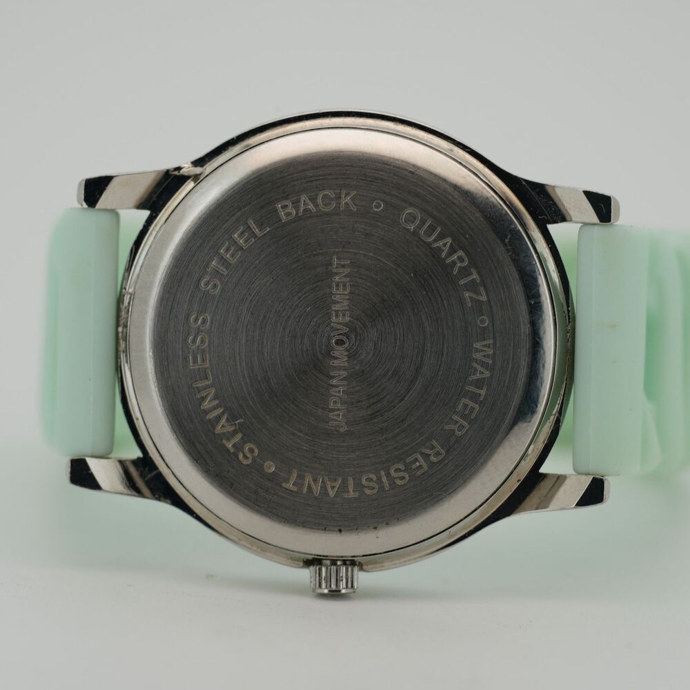 Disney D23 Mickey Mouse Watch 33mm Quartz – New Battery, Working - Picture 6 of 6